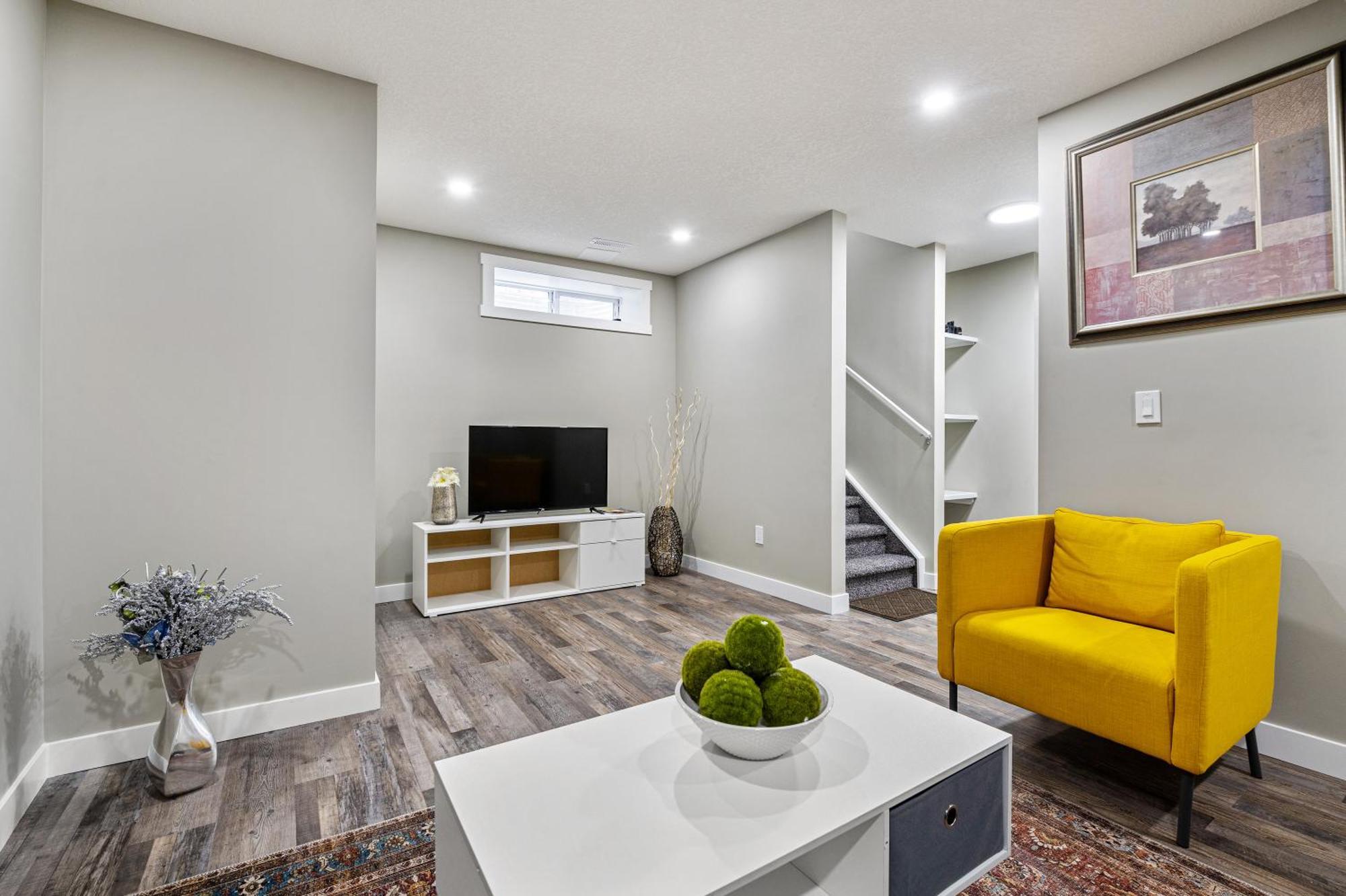 Modern 2 Bedroom Basement Suite With Laundry Калгари Экстерьер фото